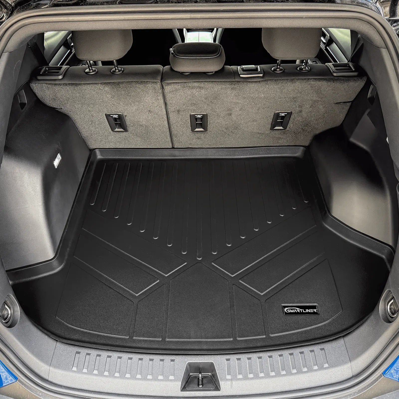 Smartliner USA floor liners for 2025-2026 Chevrolet Equinox, custom-fit black rubber mats with textured surface.