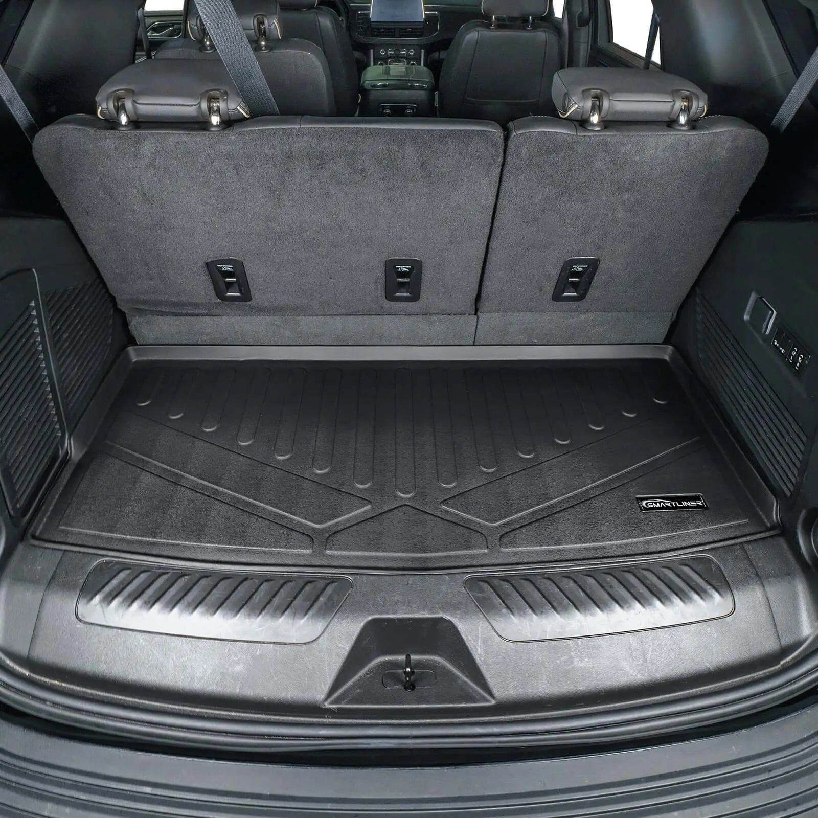 Smartliner USA 2nd row bench floor liners for 2021-2025 Cadillac Escalade, custom-fit motor vehicle interior mats.