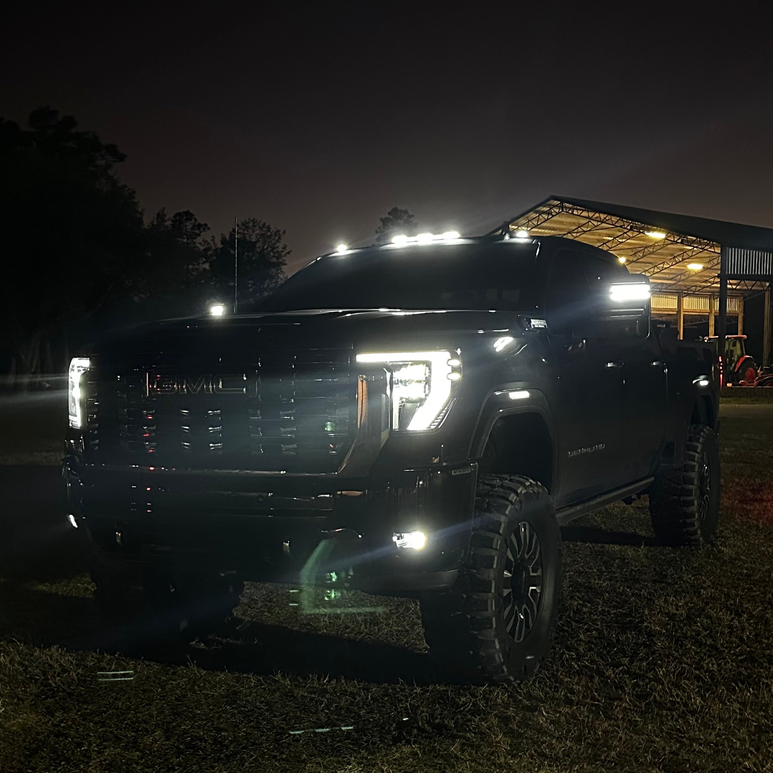 AutoLEDTech.com 2020-2026+ GMC Sierra HD 2500 Smoked White Amber SCANNING LED Side Markers, close-up detail