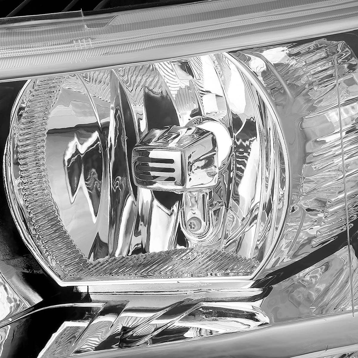 NTXGlow chrome amber headlights for Silverado 1500, 2500 HD, and 3500, featuring high-quality Dna Motoring Hlohcsil07cham design.